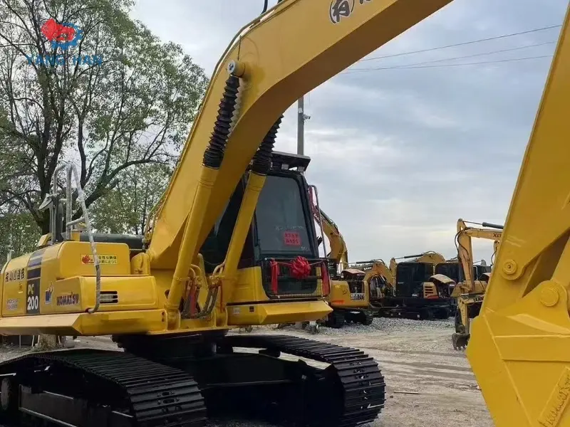Used KOMATSU PC200-8 Excavator